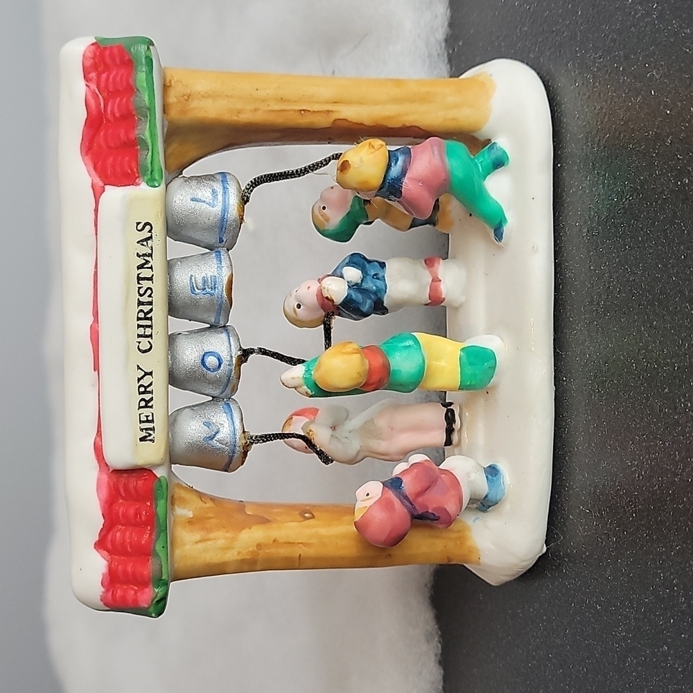 1993 Vintage Lemax Dickensvale Porcelain Bell Ringing Figurine Collectibles